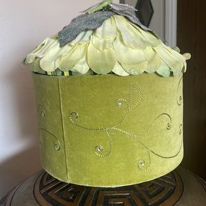 A beautiful Firefly Round Gift Box